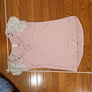 Lace cap sleeve top